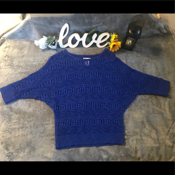 Comfy Cozy Cute Sweater! - Picture 2 of 6